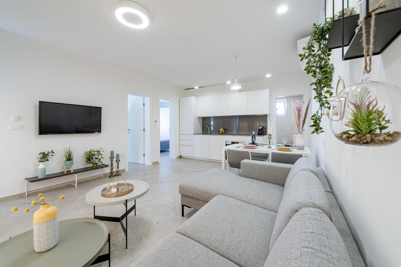 Apartments Villa Poco Loco Млини Экстерьер фото