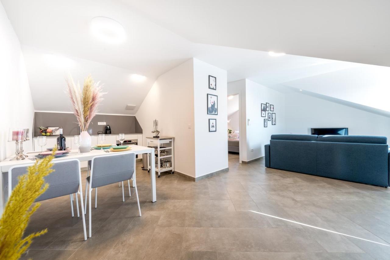 Apartments Villa Poco Loco Млини Экстерьер фото